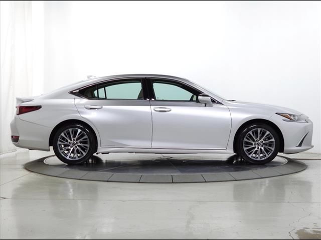 2021 Lexus ES 300h