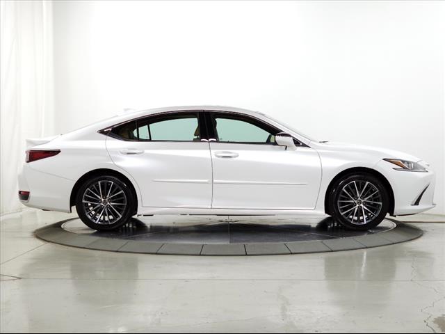 2023 Lexus ES 300h PREMIUM