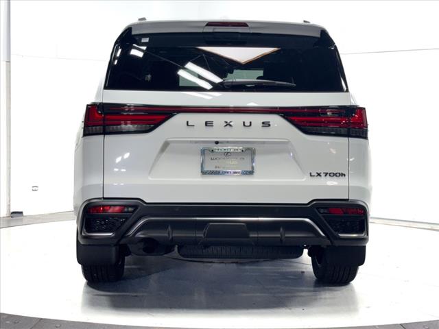 2025 Lexus LX 700h F SPORT Handling
