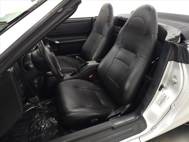 2002 Toyota MR2 Spyder 