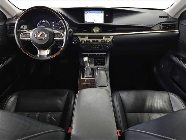 2016 Lexus ES 300h 