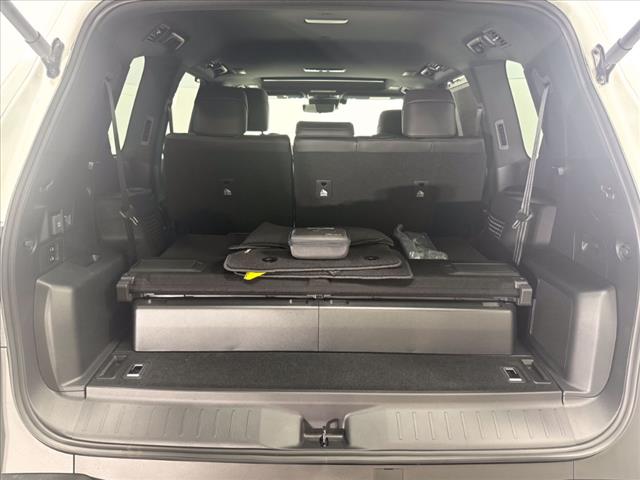 2025 Lexus LX 700h F SPORT Handling