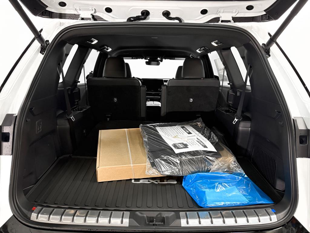 2026 Lexus TX 500h F SPORT Performance Premium photo 12