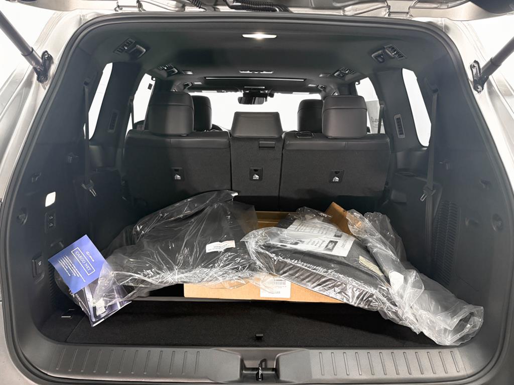 2025 Lexus LX Premium photo 9