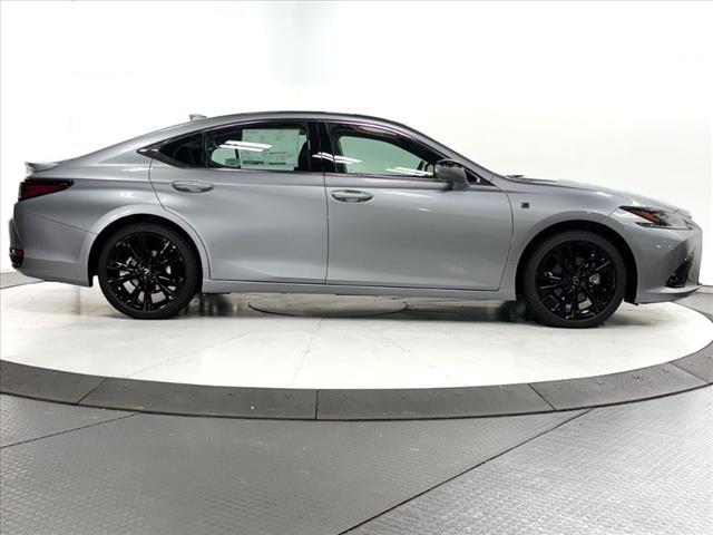 2025 Lexus ES 300h F SPORT Design