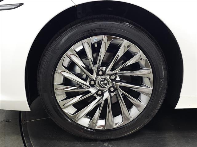 2024 Lexus ES 300h Luxury