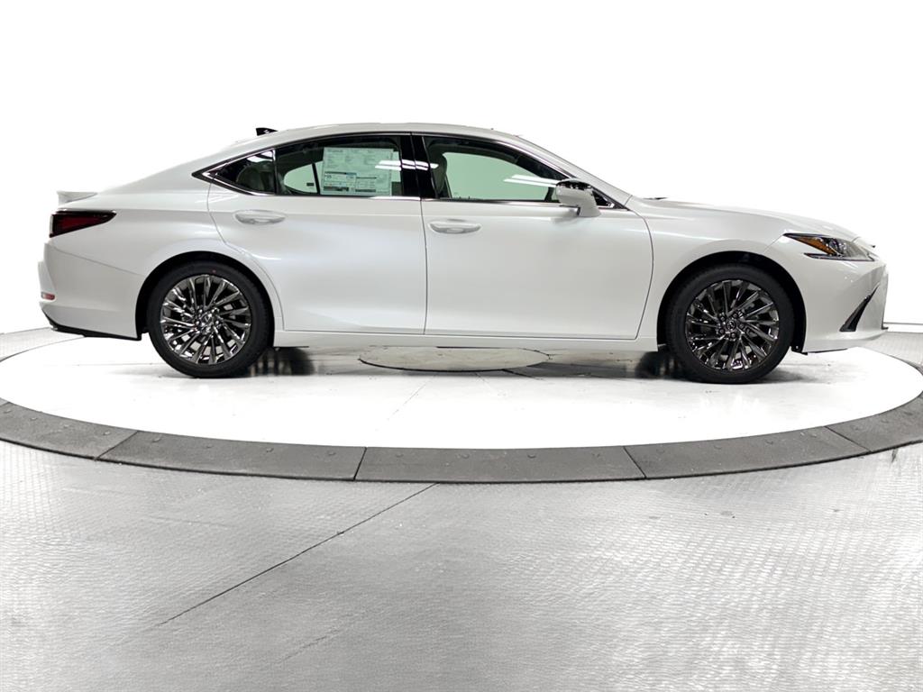 2025 Lexus ES Luxury photo 13