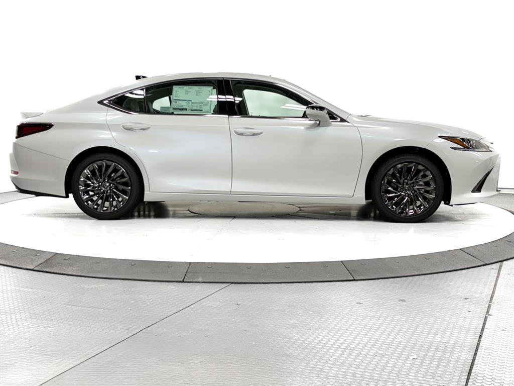 2025 Lexus ES 350 Luxury photo 13