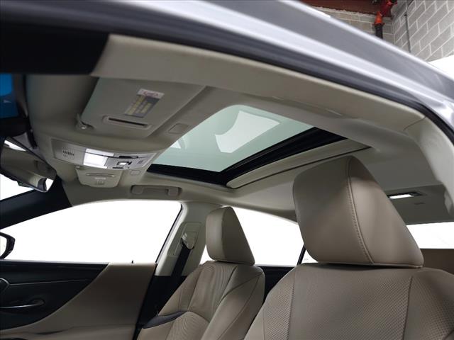 2021 Lexus ES 300h