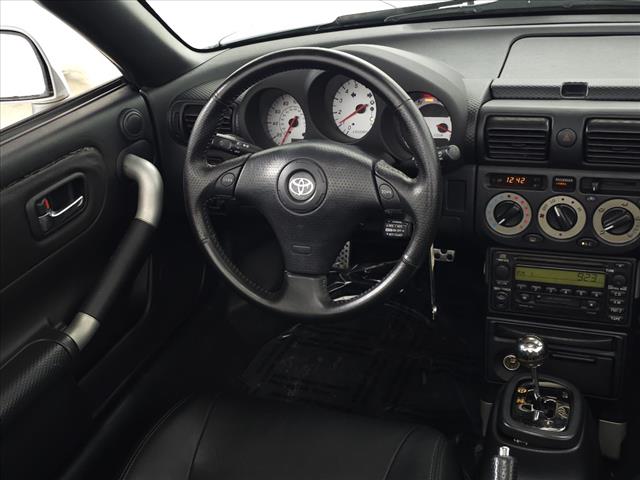 2002 Toyota MR2 Spyder 