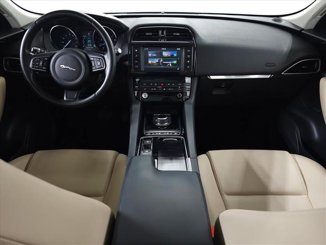 2018 Jaguar F-PACE 25t Premium