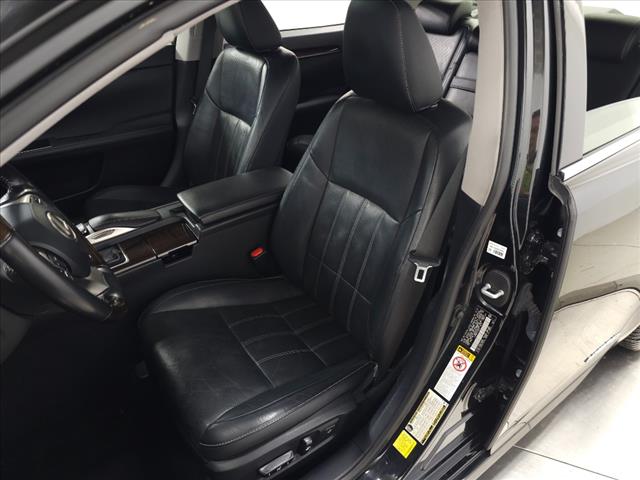 2016 Lexus ES 300h 