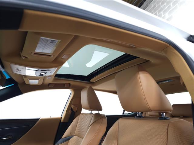 2023 Lexus ES 300h PREMIUM