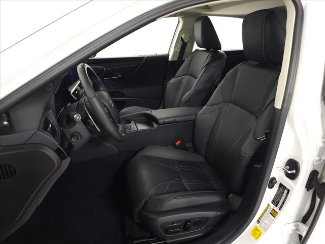 2024 Lexus ES 300h Luxury