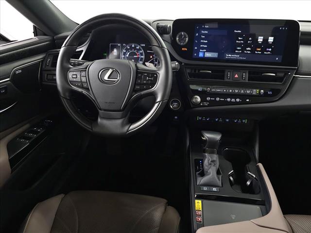 2025 Lexus ES 300h Ultra Luxury