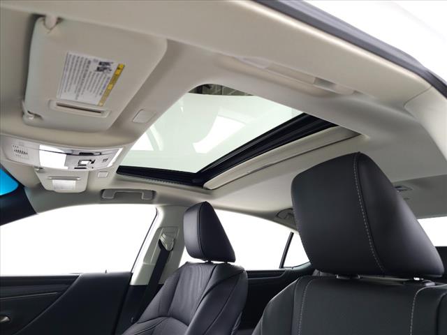 2024 Lexus ES 300h Luxury