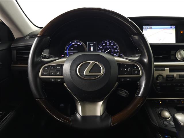 2016 Lexus ES 300h 