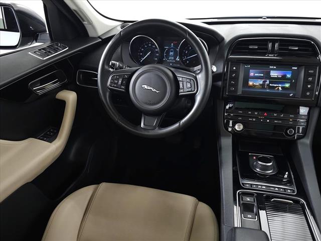 2018 Jaguar F-PACE 25t Premium