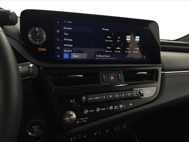 2025 Lexus ES 300h Ultra Luxury