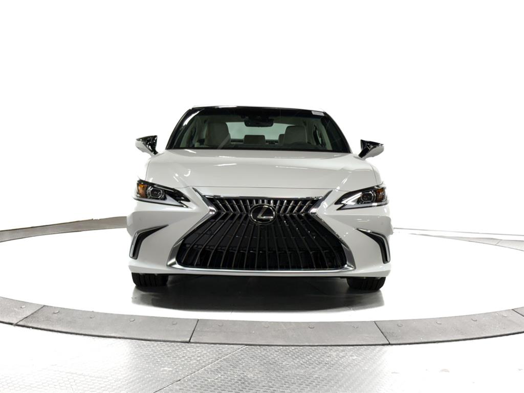2025 Lexus ES Luxury photo 2
