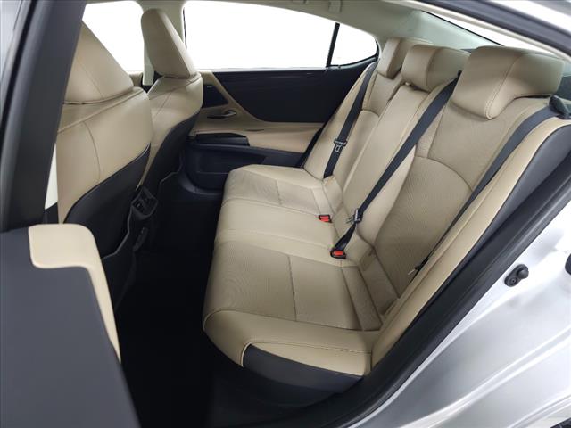 2021 Lexus ES 300h