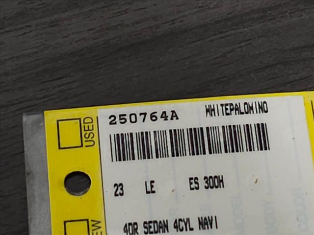 2023 Lexus ES 300h PREMIUM