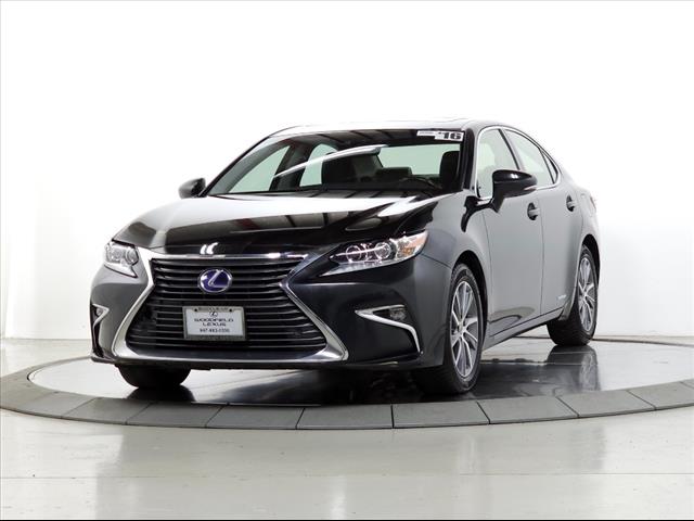 2016 Lexus ES 300h 