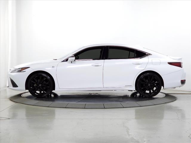 2022 Lexus ES 300h F SPORT