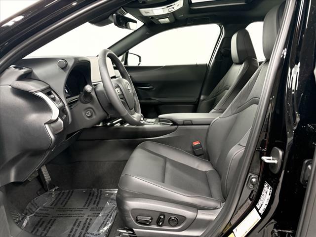 2025 Lexus UX 300h Premium