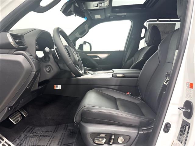 2025 Lexus LX 700h F SPORT Handling