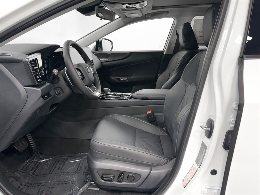 2026 Lexus NX 350 Luxury AWD photo 4