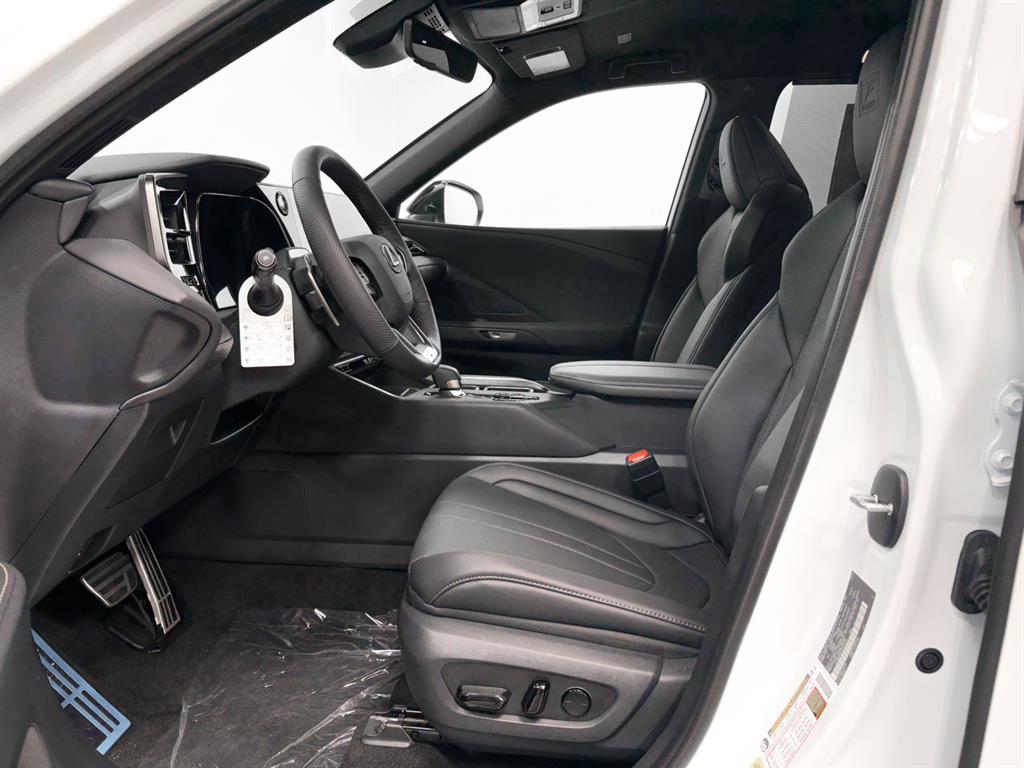 2025 Lexus TX 500h F SPORT Performance Premium photo 4