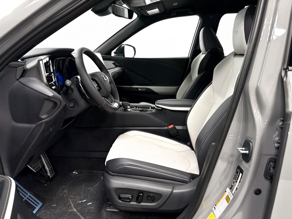 2026 Lexus TX 500h F SPORT Performance Premium photo 3