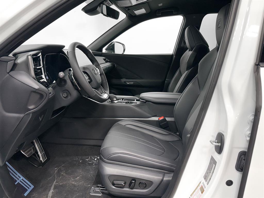 2026 Lexus TX 500h F SPORT Performance Premium photo 4