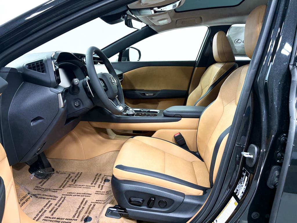 2025 Lexus RZ 300e photo 4
