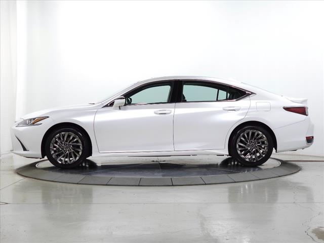 2024 Lexus ES 300h Luxury