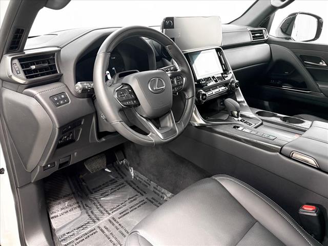 2025 Lexus LX 700h Luxury