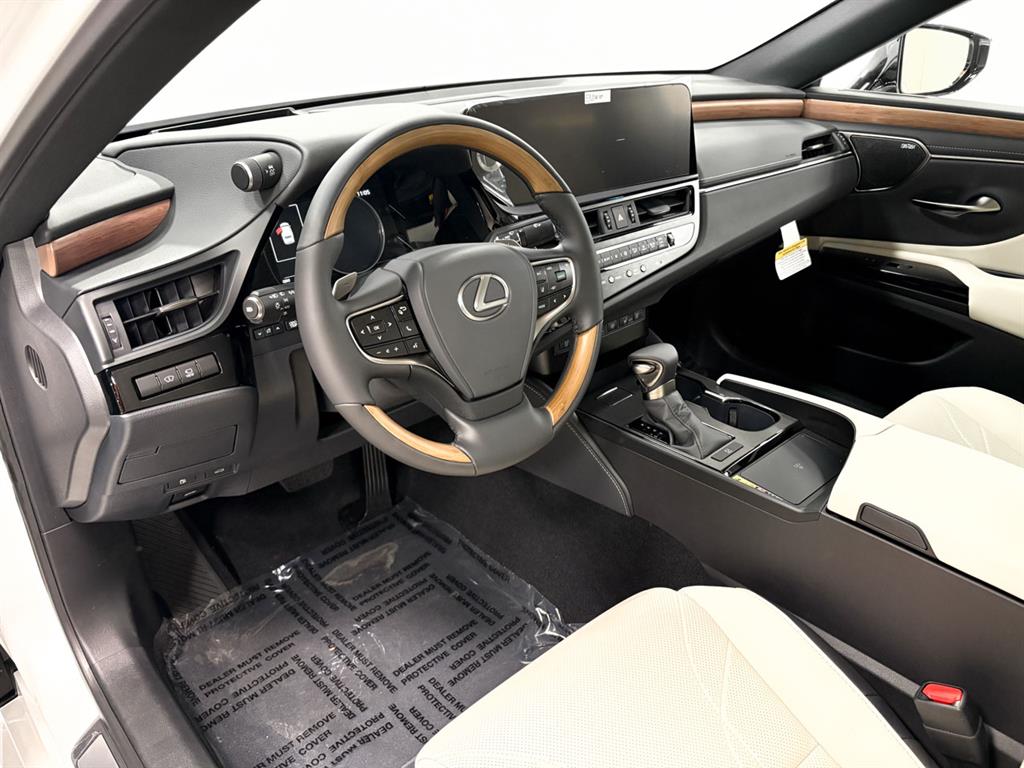 2025 Lexus ES 350 Luxury photo 5