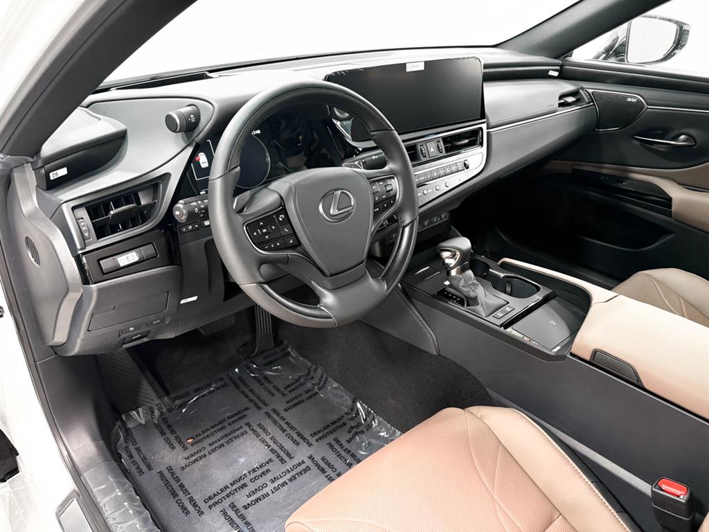 2025 Lexus ES 300h Ultra Luxury photo 5