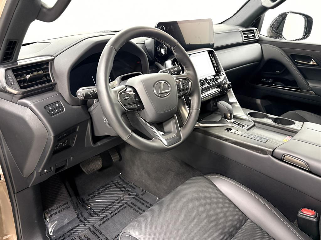 2025 Lexus LX photo 5