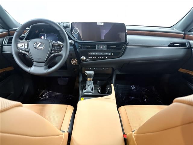 2025 Lexus ES 300h F SPORT Design