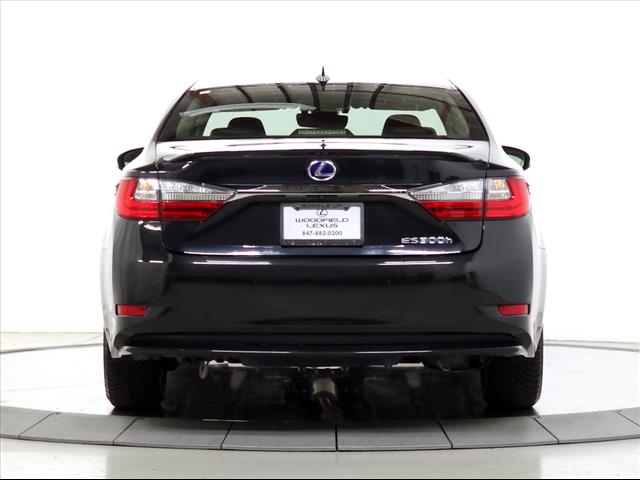 2016 Lexus ES 300h 