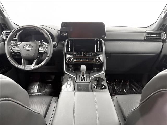 2025 Lexus LX 700h Luxury