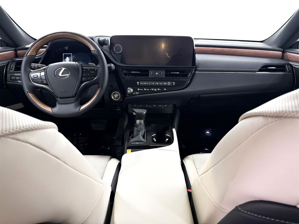 2025 Lexus ES Luxury photo 6
