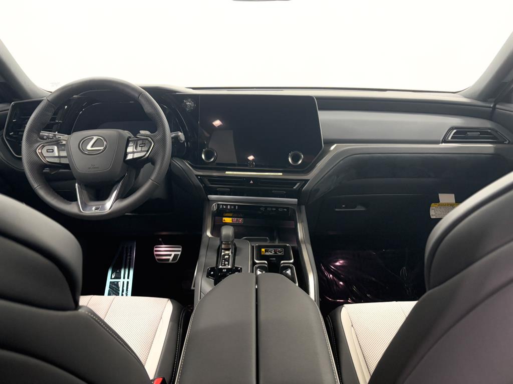 2025 Lexus TX 500h F SPORT Performance Premium photo 6