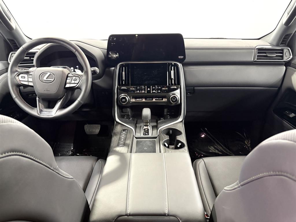 2025 Lexus LX photo 6