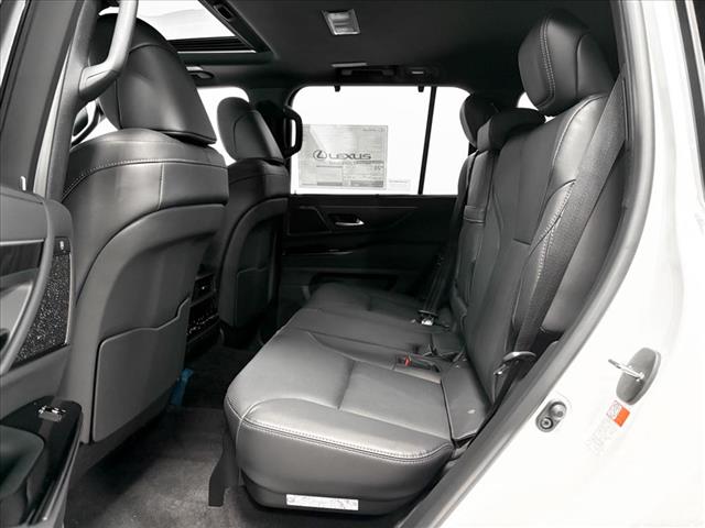 2025 Lexus LX 700h Luxury
