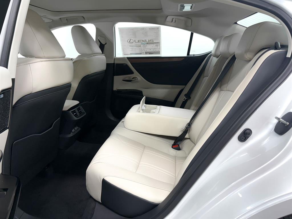 2025 Lexus ES Luxury photo 7