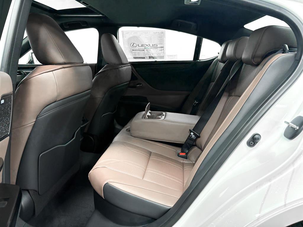 2025 Lexus ES 300h Ultra Luxury photo 7