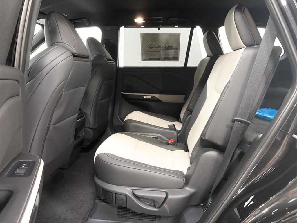 2025 Lexus TX 500h F SPORT Performance Premium photo 7